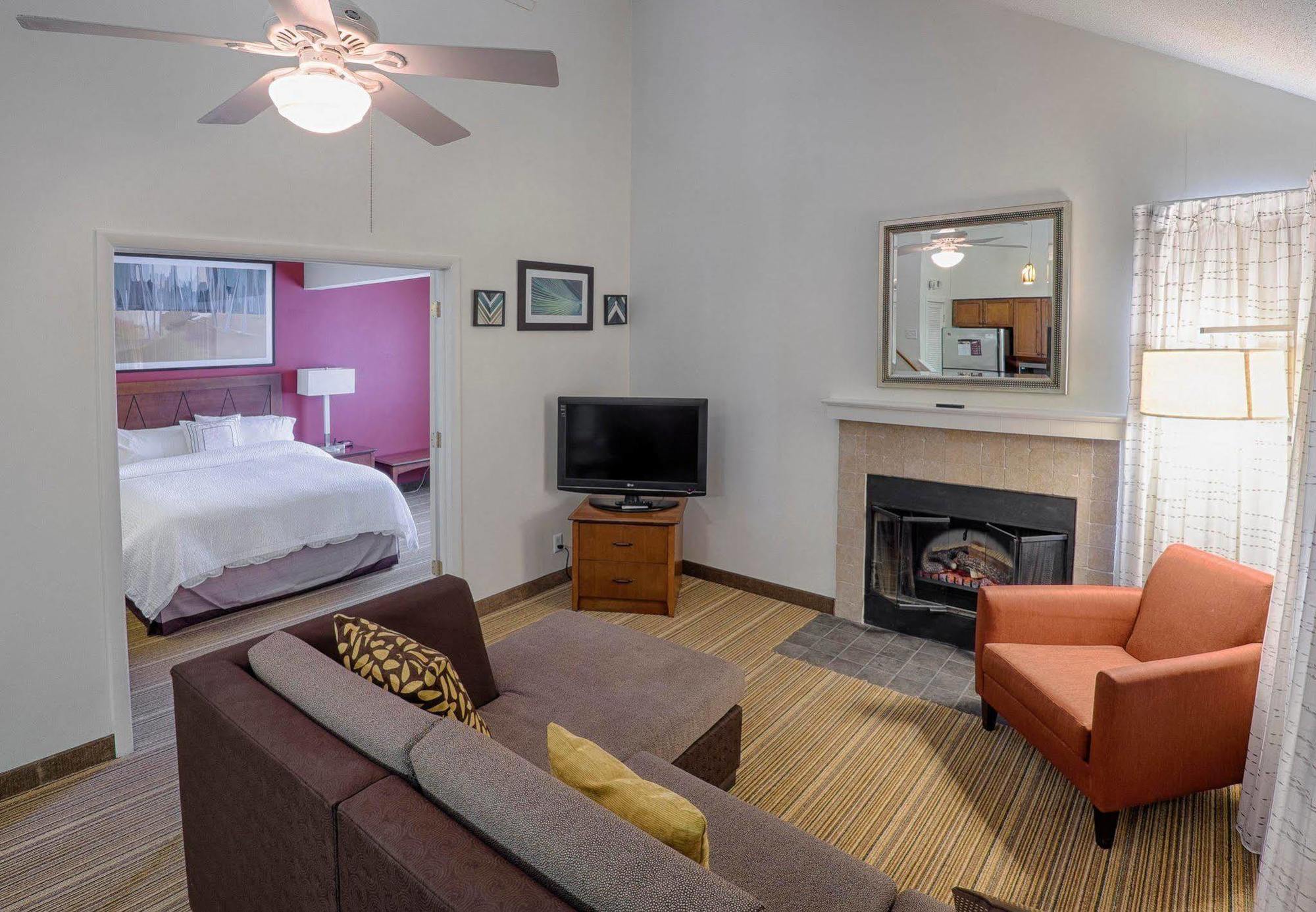 Albany Airport Inn And Suites Latham Exterior foto