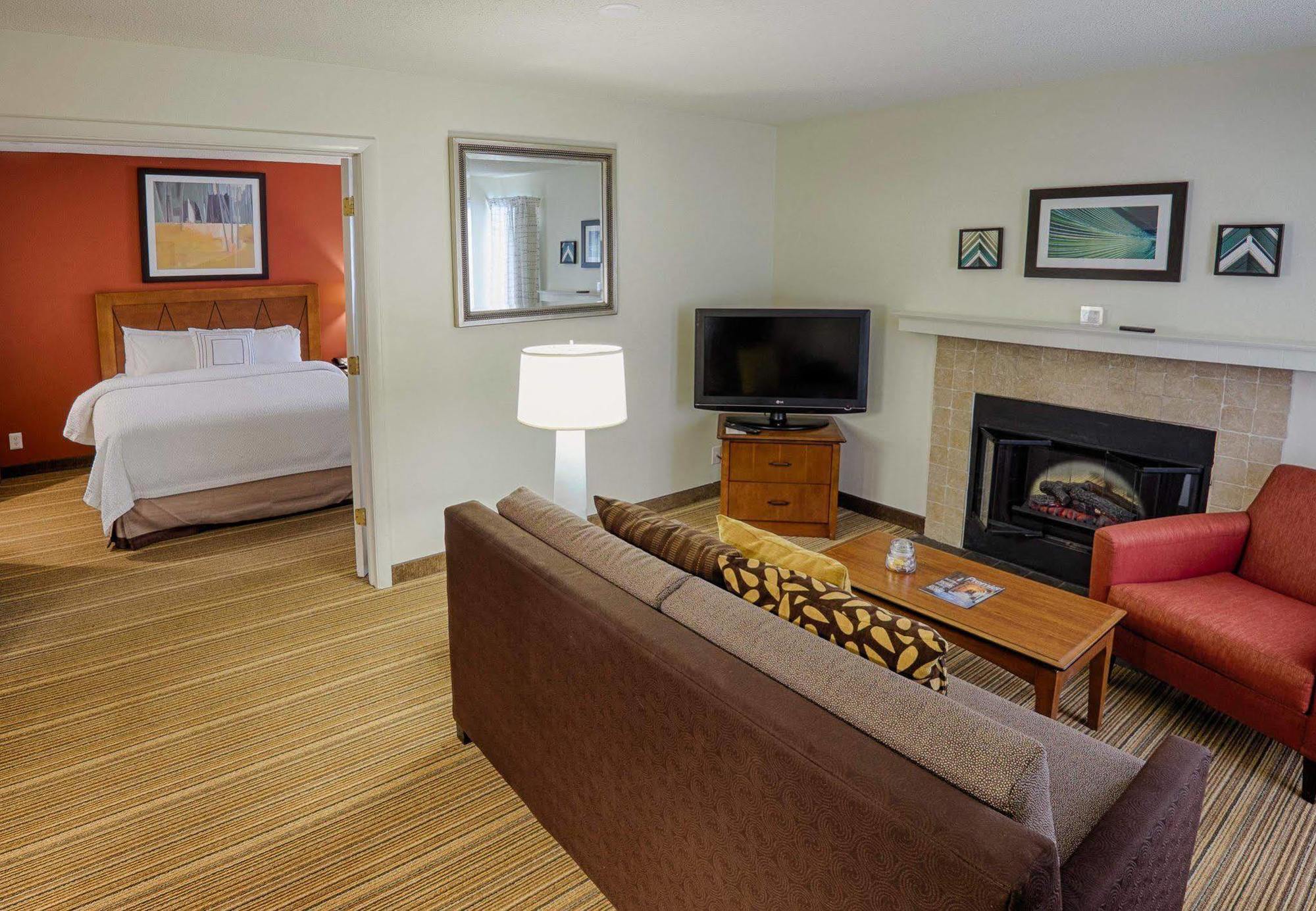 Albany Airport Inn And Suites Latham Exterior foto