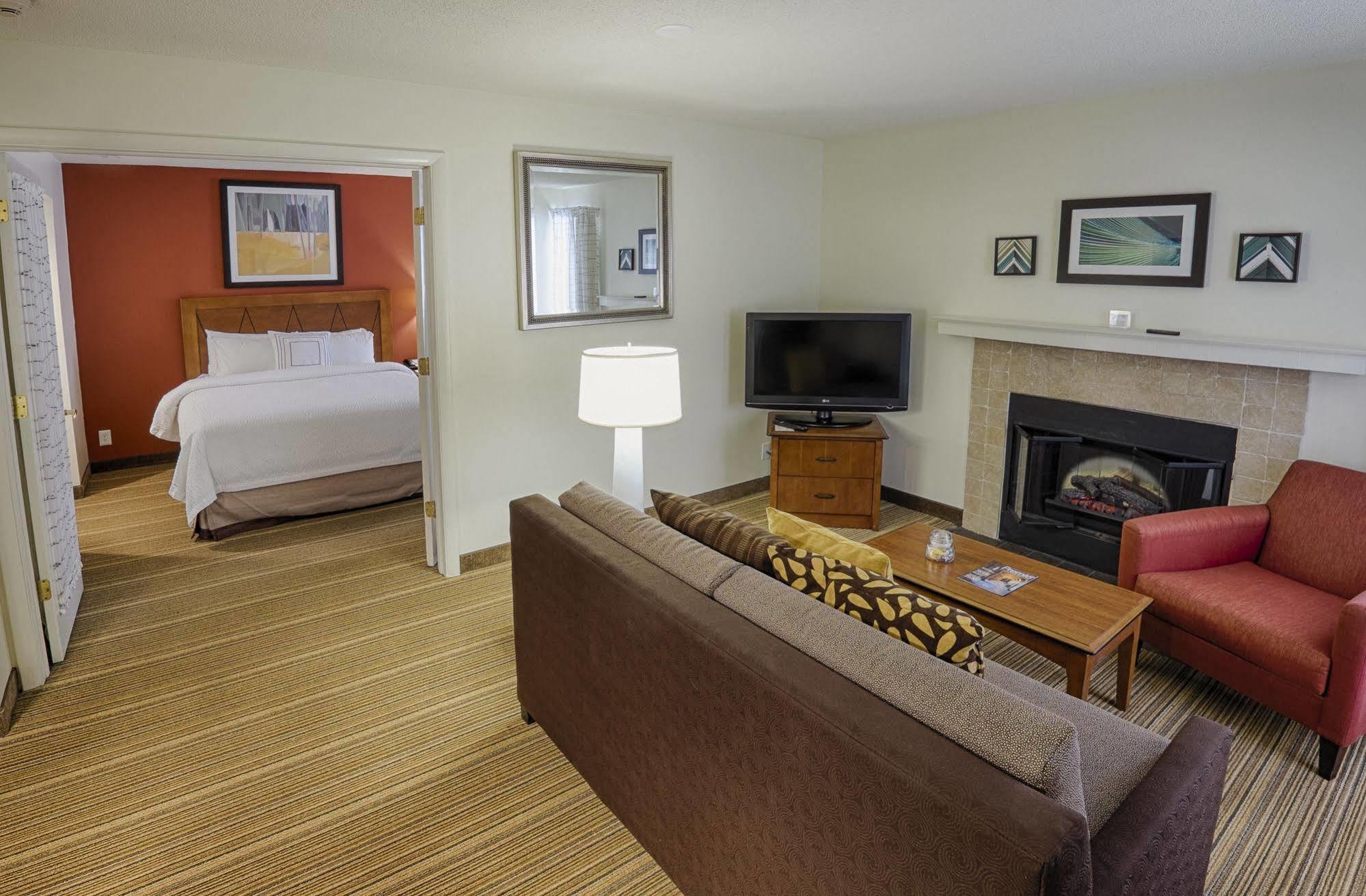 Albany Airport Inn And Suites Latham Exterior foto
