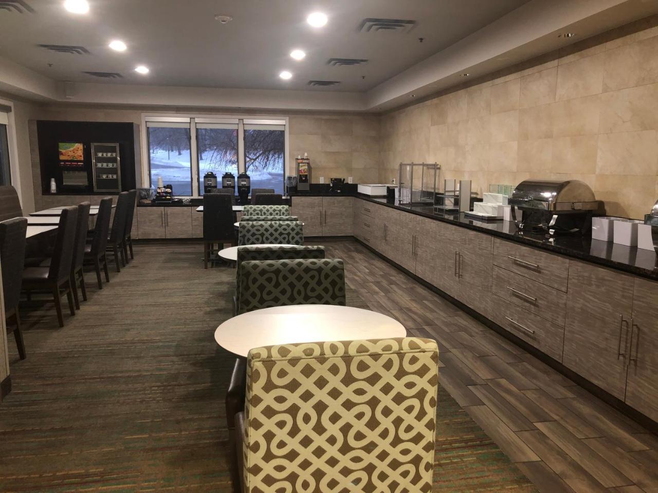 Albany Airport Inn And Suites Latham Exterior foto