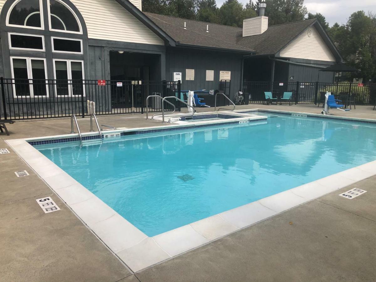 Albany Airport Inn And Suites Latham Exterior foto